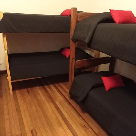 סנטיאגו Hostal Irreal מראה חיצוני תמונה