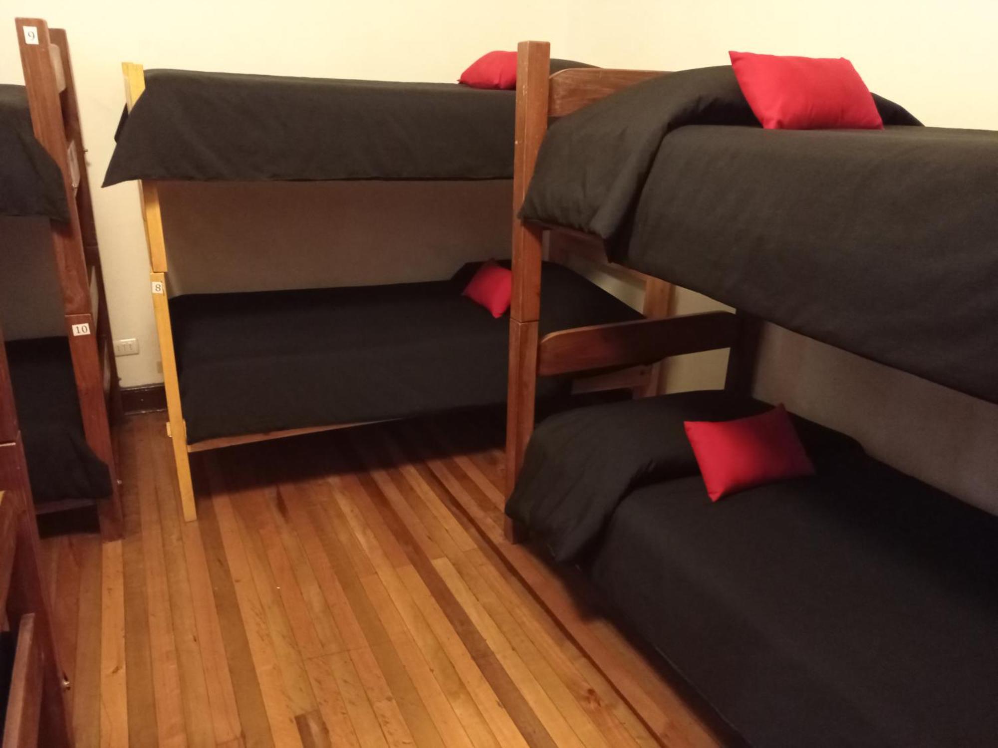 סנטיאגו Hostal Irreal מראה חיצוני תמונה