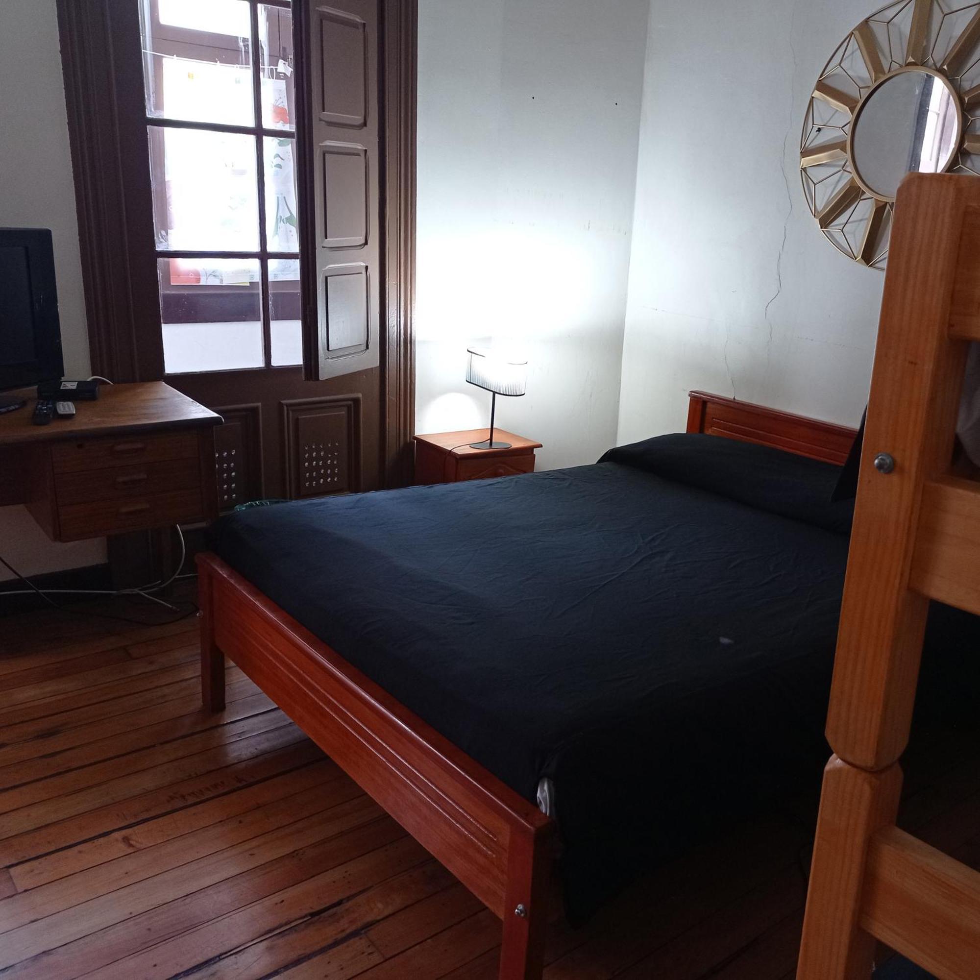 סנטיאגו Hostal Irreal מראה חיצוני תמונה