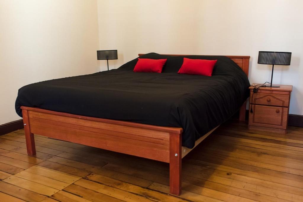 סנטיאגו Hostal Irreal מראה חיצוני תמונה